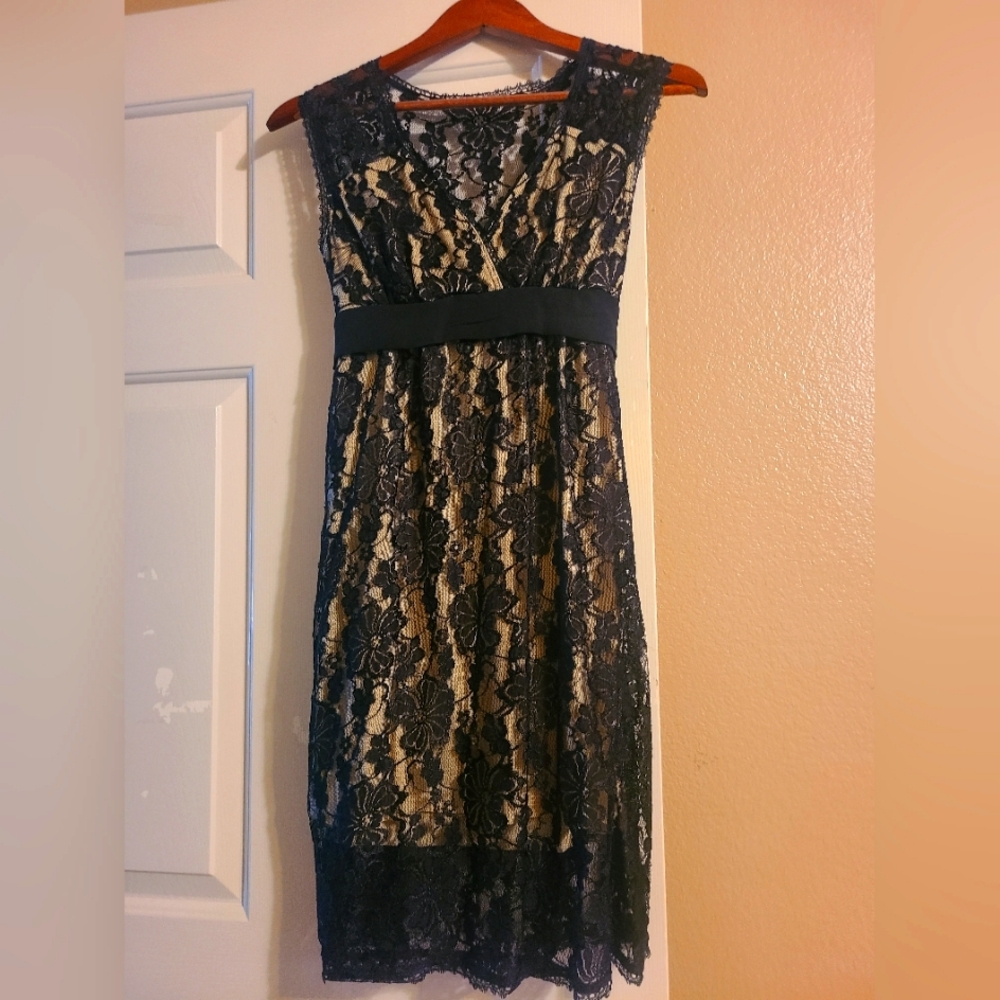 Black Lace Sleeveless Dress